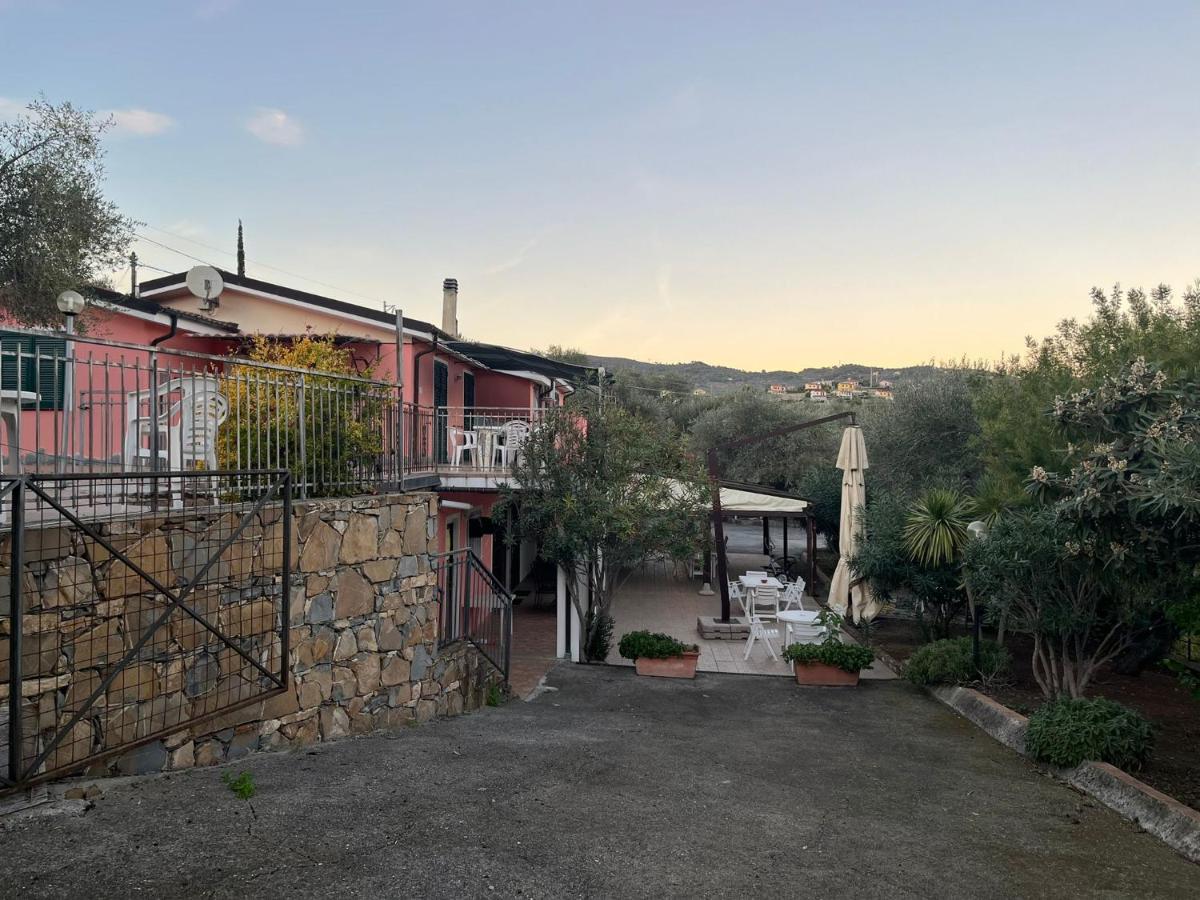 Agriturismo Le Mimose Imperia Bagian luar foto